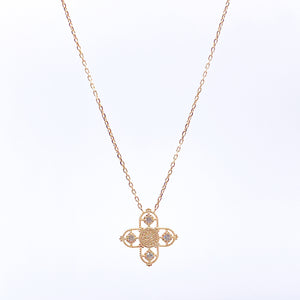 Collier croix dentelle