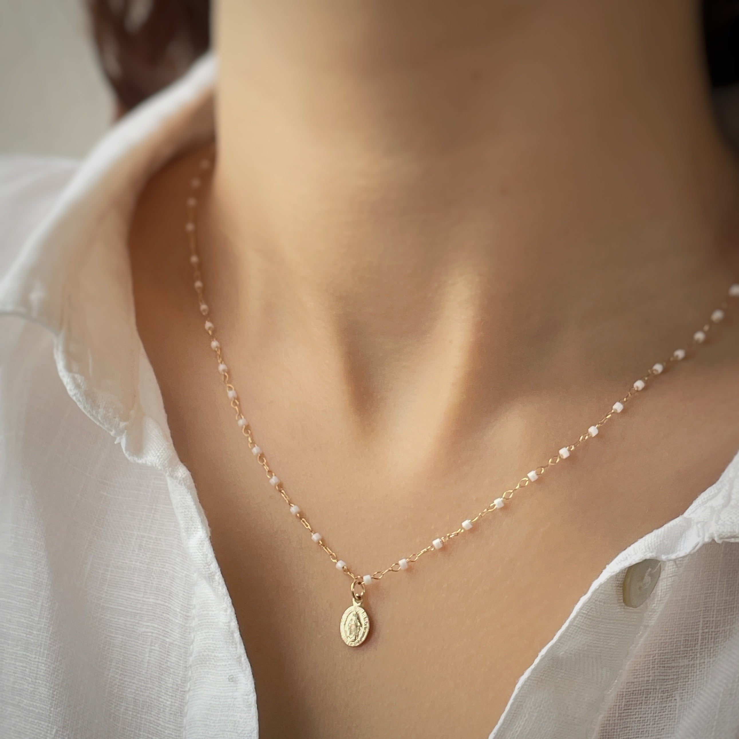 collier perles blanches