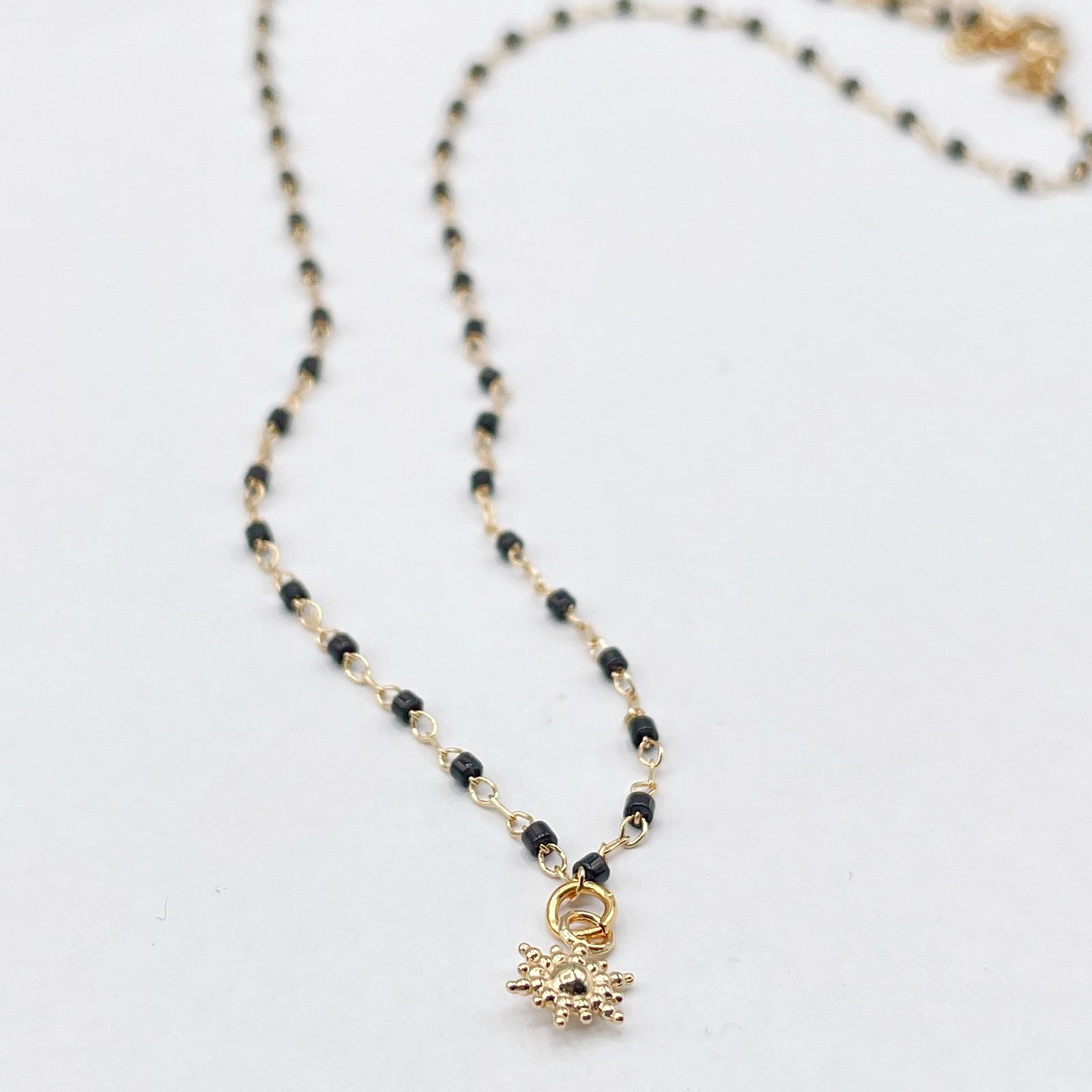 Collier perles noires